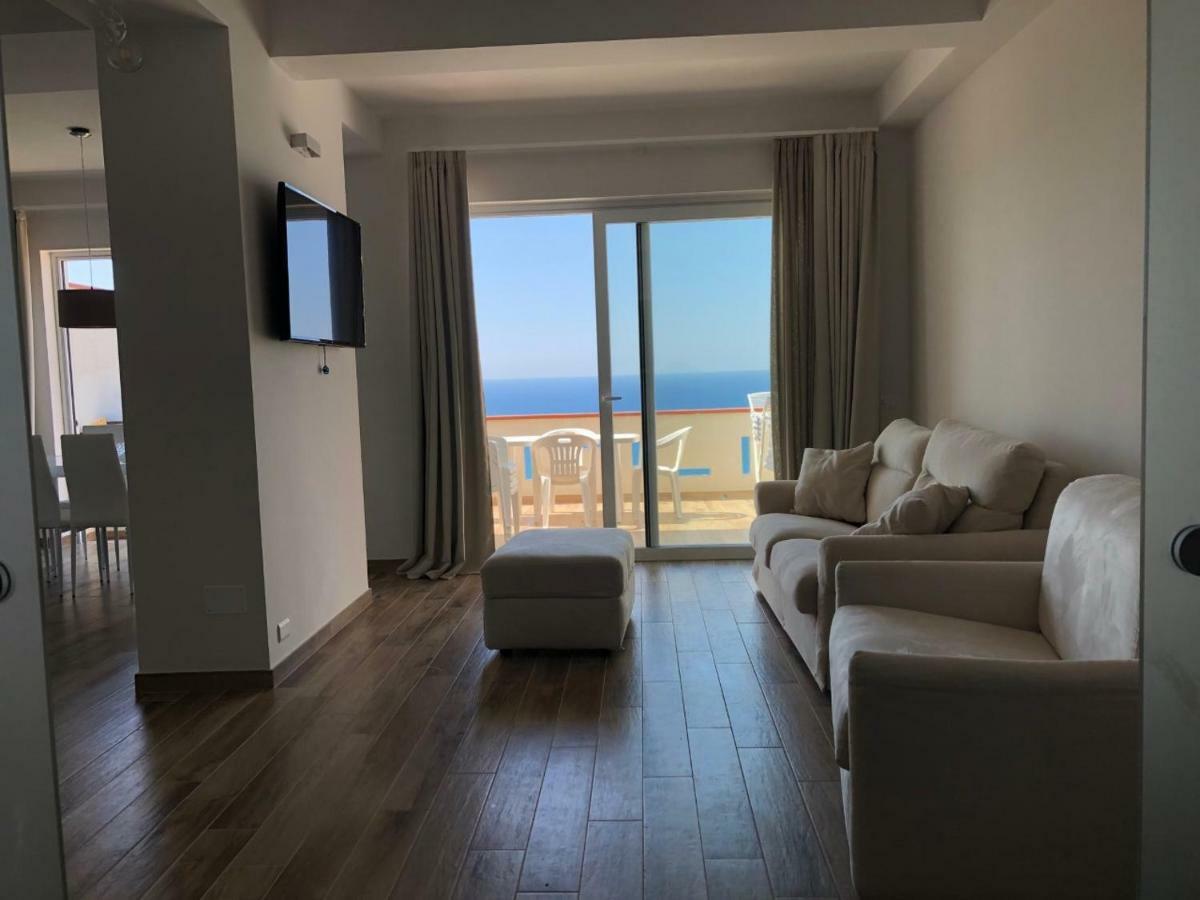 Appartamento Vista Mare Capo dʼOrlando エクステリア 写真